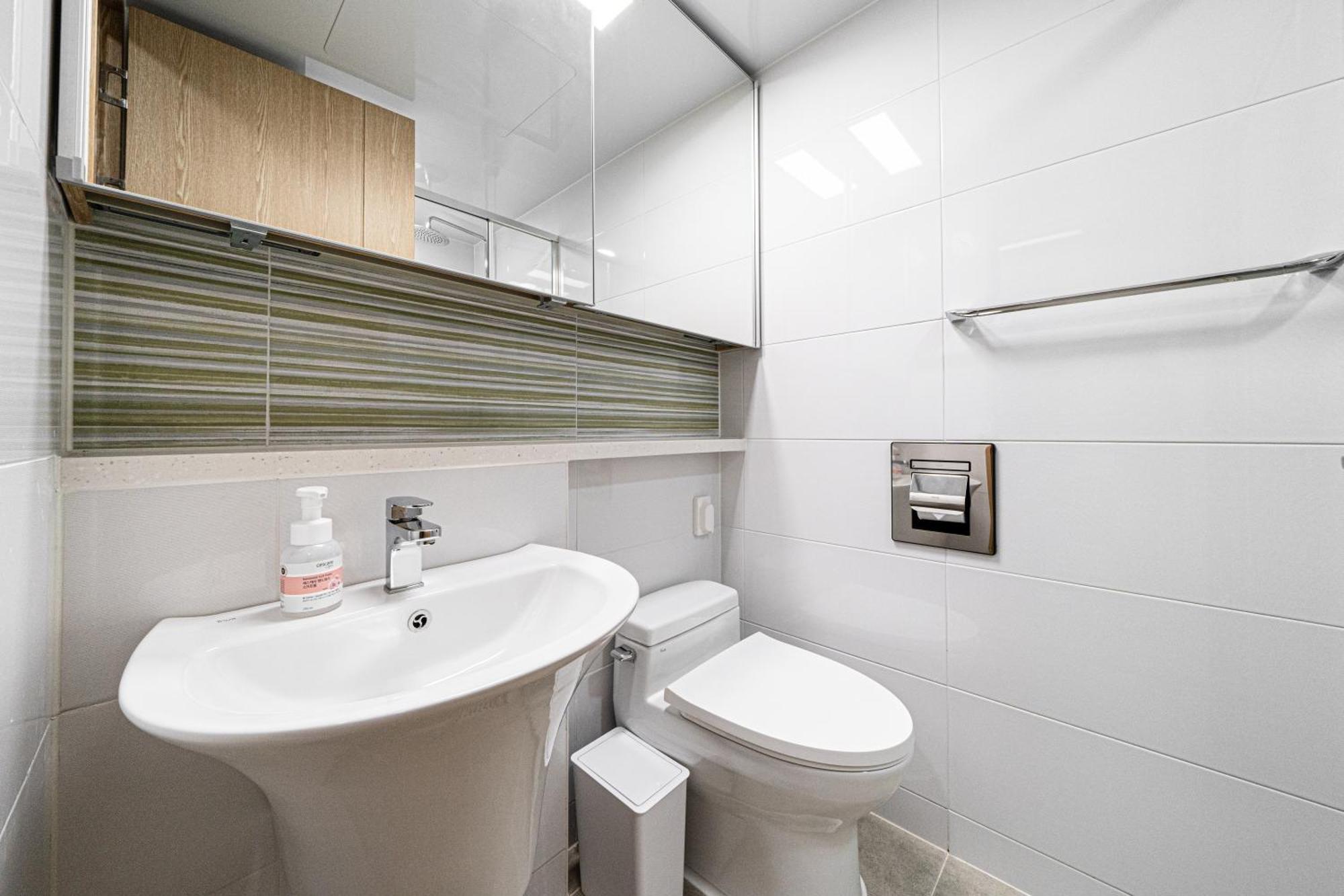 Urbanstay Myeongdong Apartemen